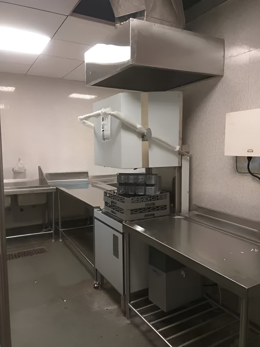 Clean Dish Table